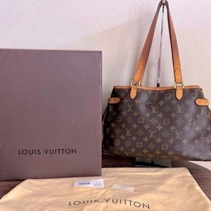 AUTHENTIC LOUIS VUITTON Monogram Batignolles
Horizontal Handbag